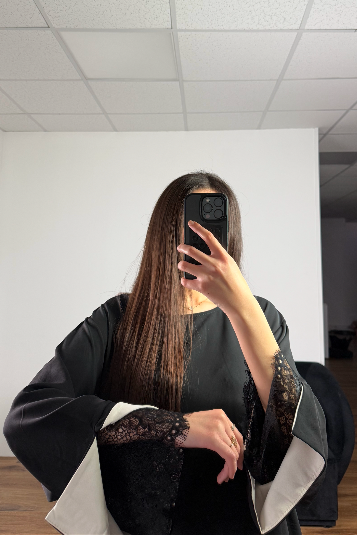 Abbaya manches dentelle Noir